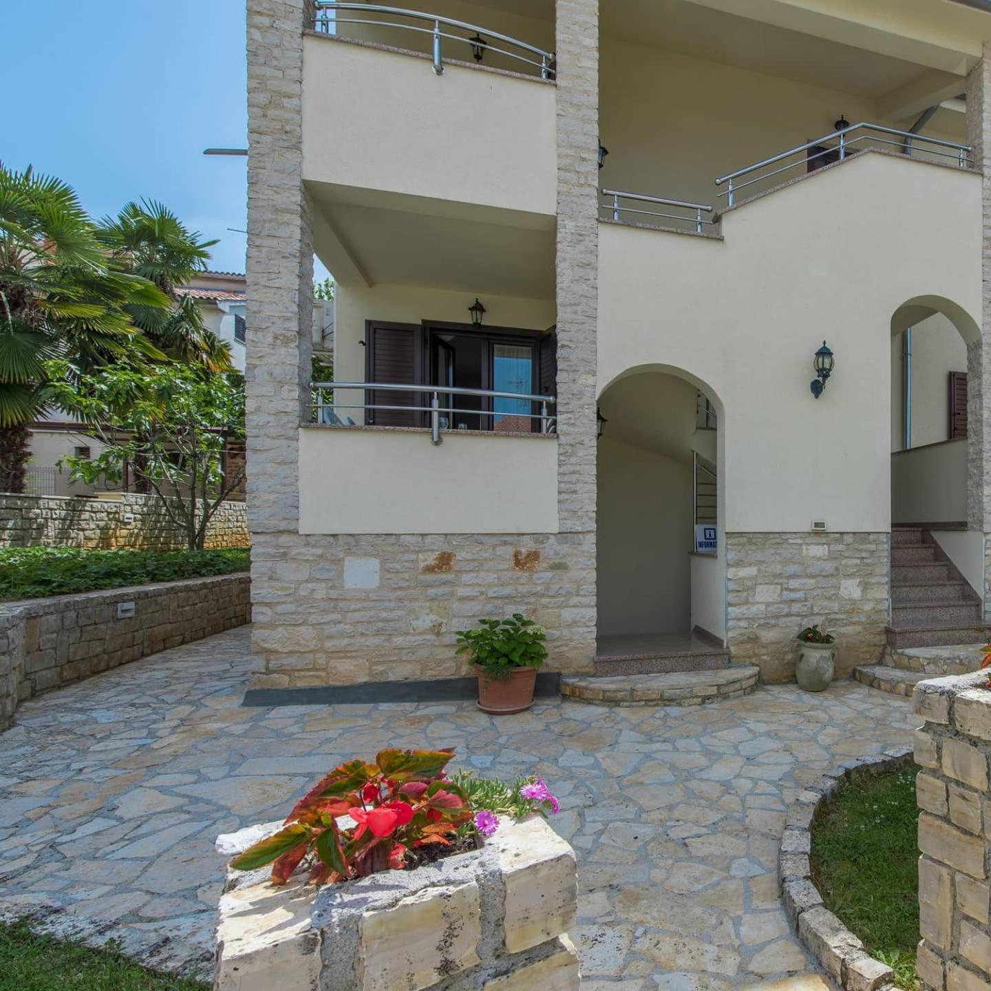 Apartmani Lorena Poreč Exterior foto